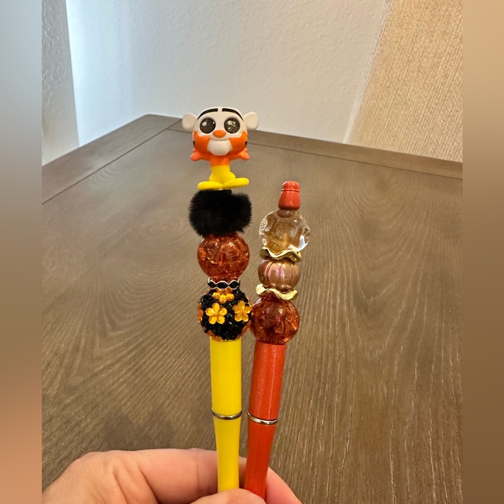 Disney Halloween‎ Doorables Tigger Winnie The Pooh Set Of 2 Beaded Pens